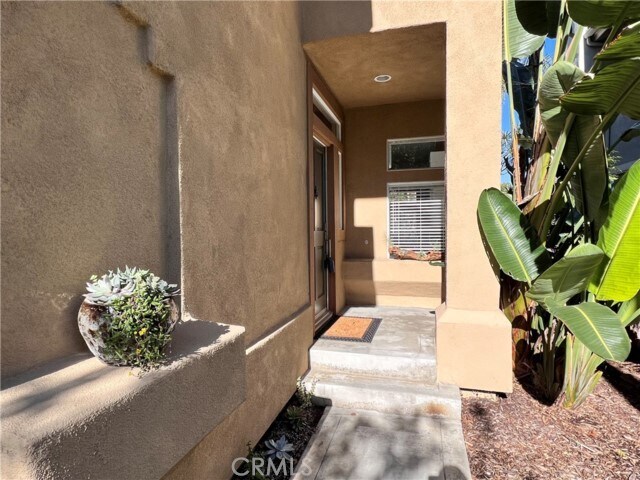 Foto del edificio - 1034 Las Posas