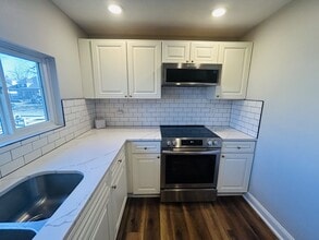 Building Photo - 1700 W University St