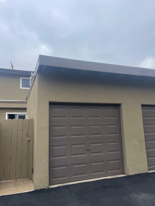 Foto del edificio - 13664 Red Hill Ave