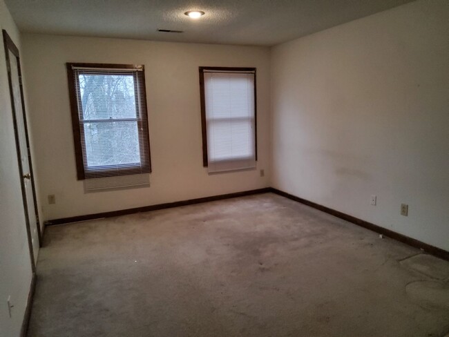 Building Photo - Clemmons Condo - Near 421!