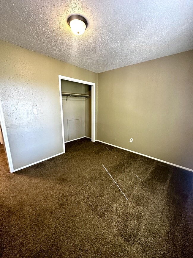 100 Garrett Ln Unit 6, Jennings, LA 70546 Room for Rent in Jennings