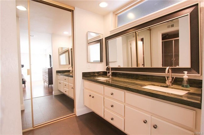 Foto del edificio - 2290 Forbes Ave