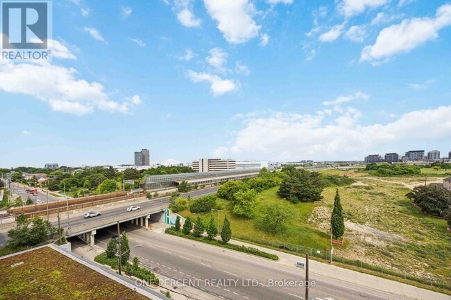 Building Photo - 120-120 Varna Dr