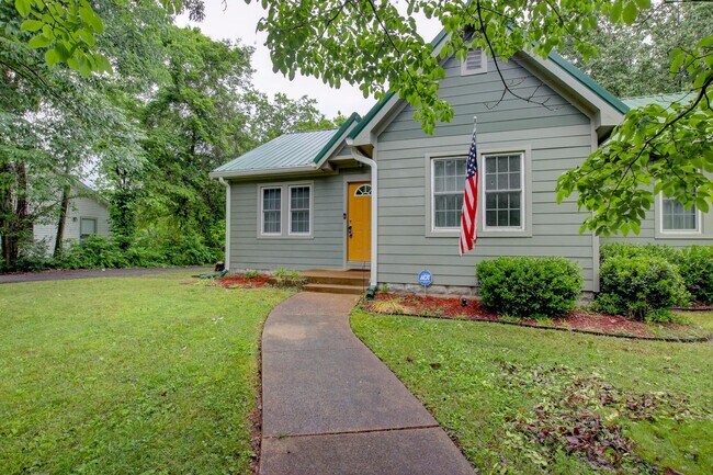 Building Photo - 1115 Woodard St
