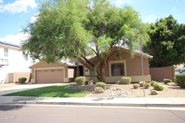 Building Photo - 6833 Cottontail Ln