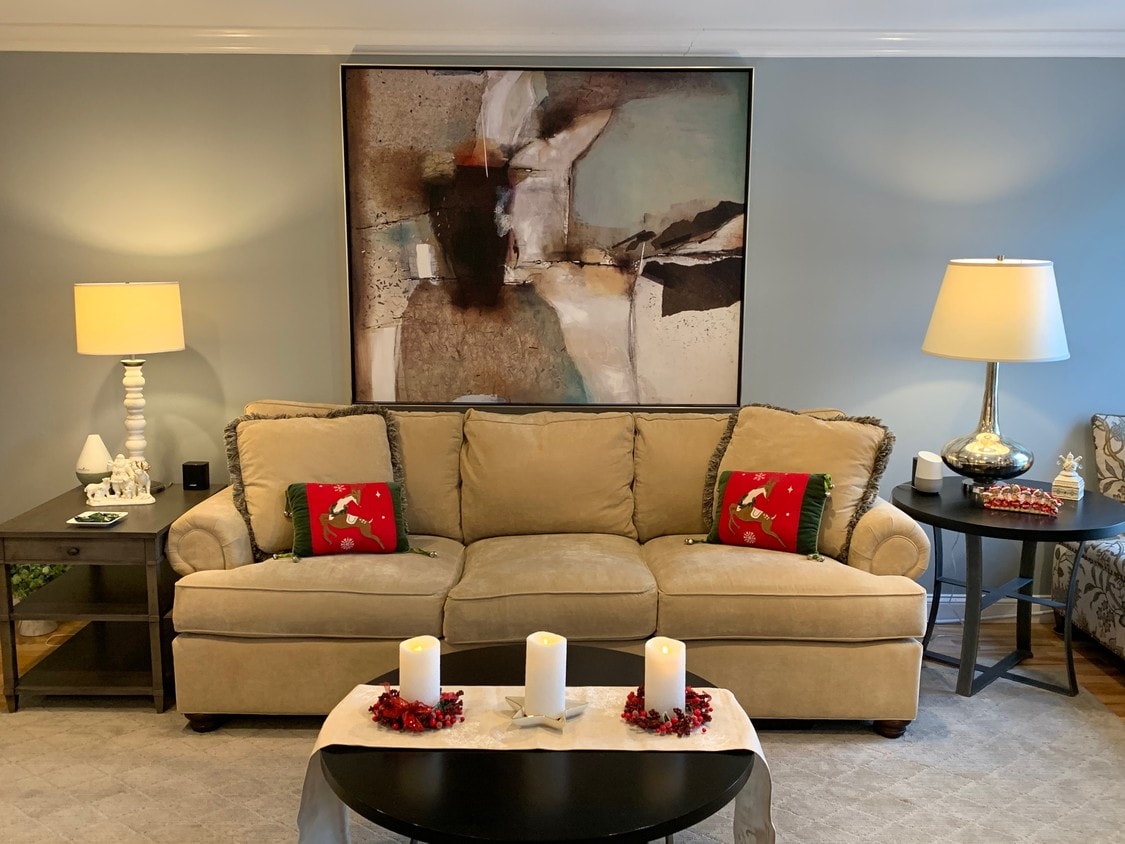 Living - 12 Hastings Dr