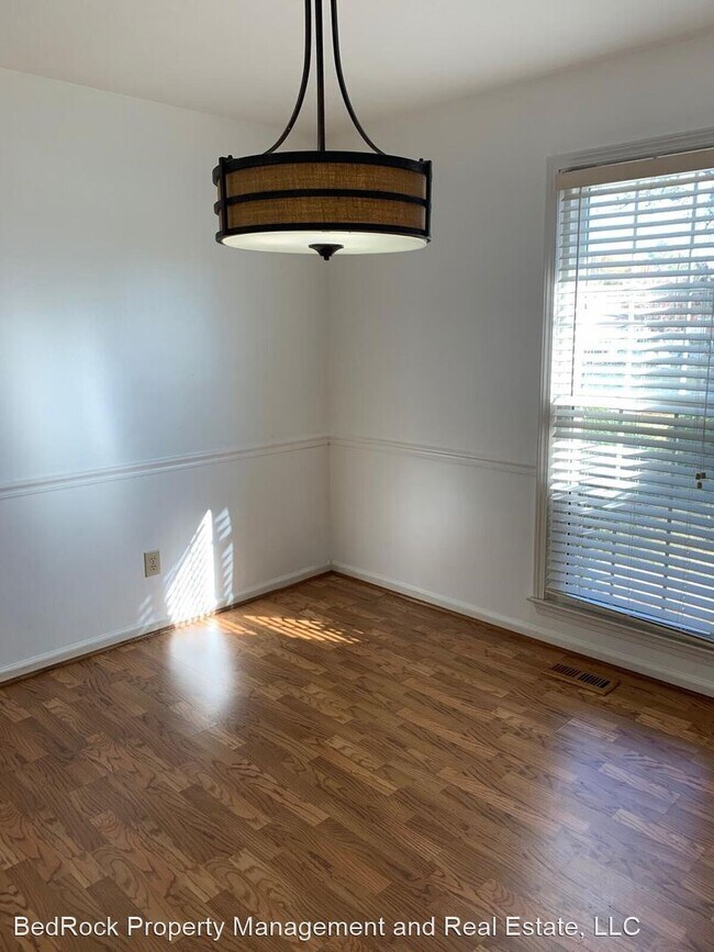 Building Photo - 4 br, 3 bath House - 1805 Durant Dr