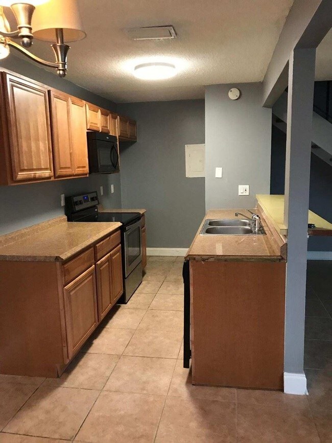 Foto del edificio - 2 br, 1 bath House - 834 E. TIFFANY DR #2
