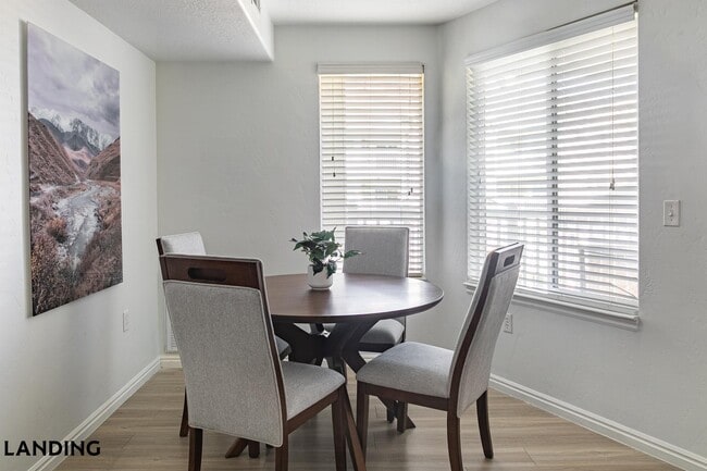 Foto del edificio - 5657 W Barn Rd