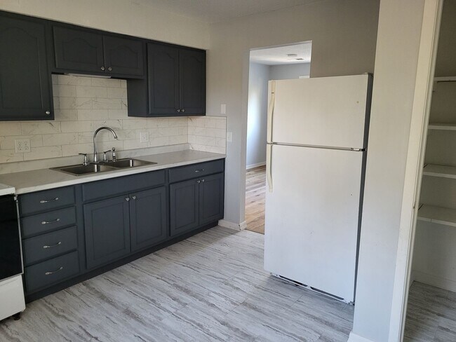 Foto del edificio - 2 bedroom 1 bath apartment for rent in Wamego KS
