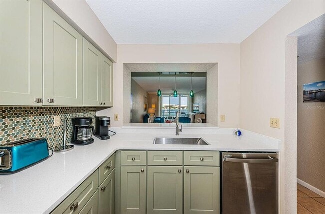 Building Photo - 5901 Bahia Del Mar Cir