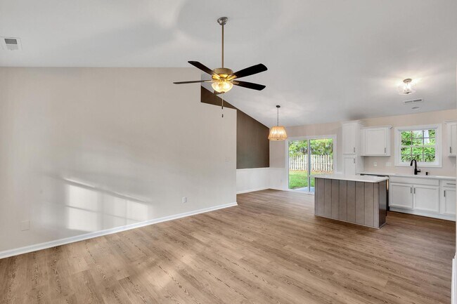 Building Photo - Welcome to Old Folkstone Road!