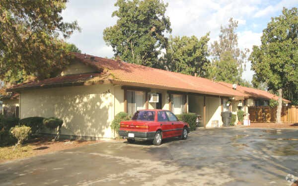 Primary Photo - 3905 Tully Rd