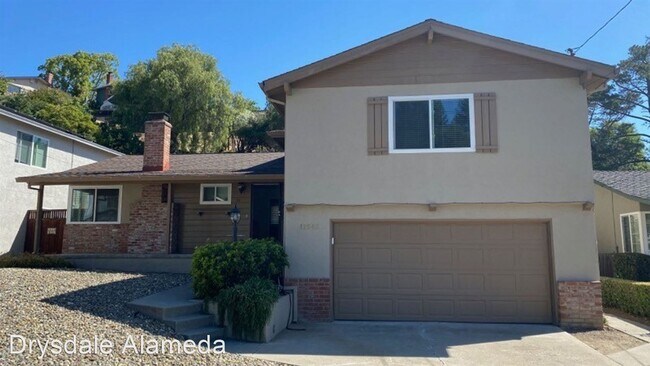 Building Photo - 4 br, 2.5 bath House - 17942 Joseph Drive