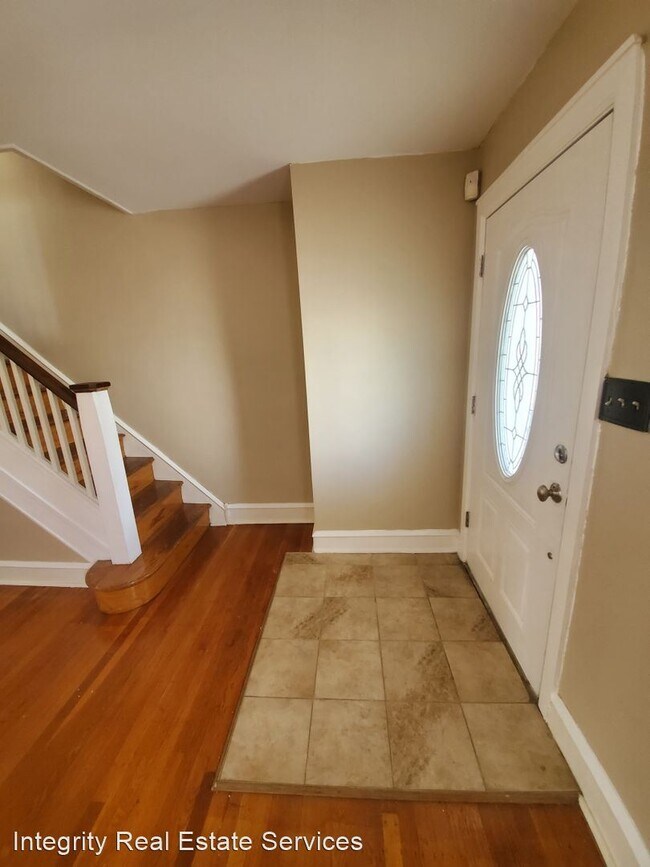 Building Photo - 3 br, 1 bath House - 1050 Edgemore  road
