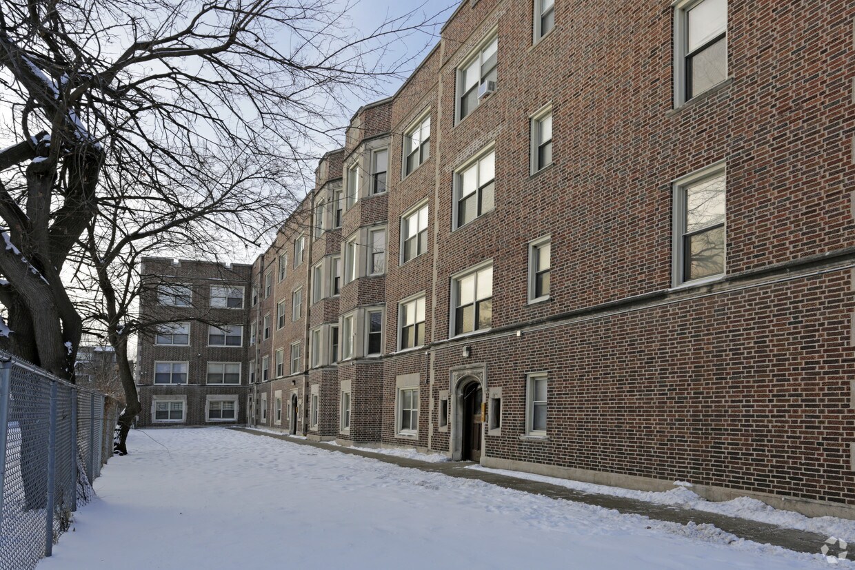 Building Photo - 7320 S Phillips Ave