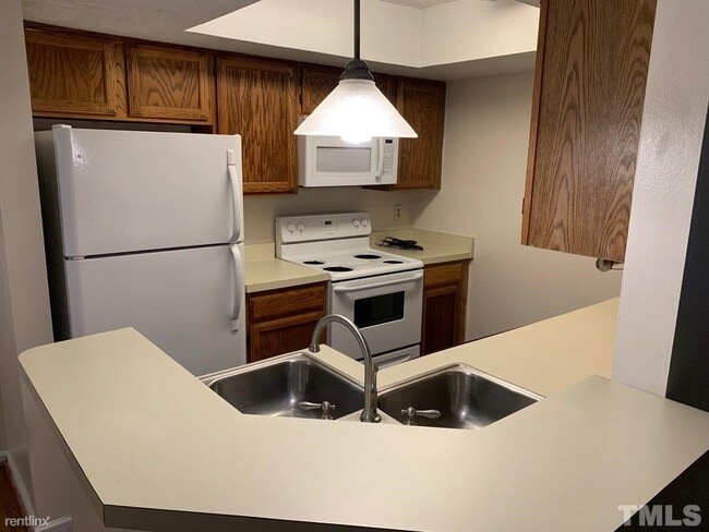 Building Photo - 111 Killam Ct