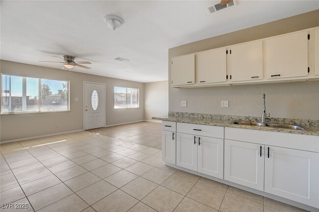 Building Photo - 620 Palmhurst Dr