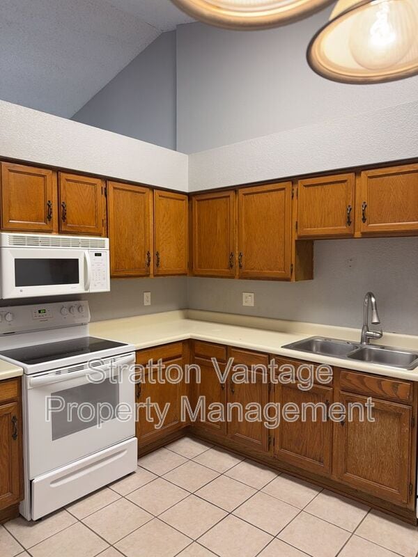 Building Photo - 5136 E Evergreen St