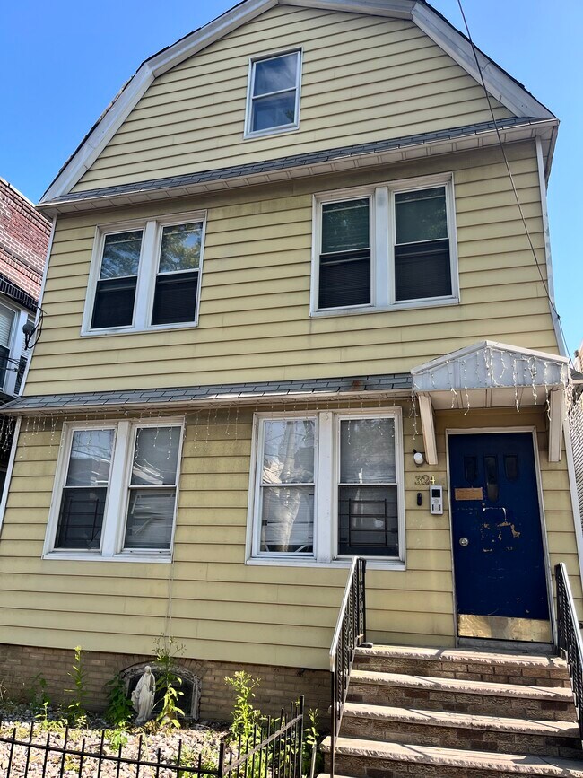 Building Photo - 324 Virginia Ave