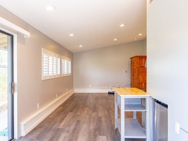 Foto del edificio - Charming Country Studio with Vineyard Views – New Build!