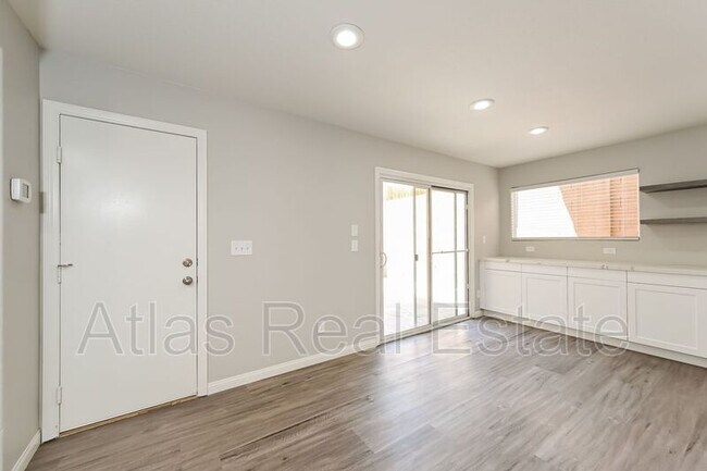 Building Photo - 747 Shadwell St