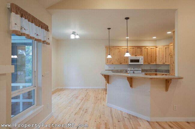 Building Photo - 4 Bed 2 Bath Home in Beautiful Alder Creek...