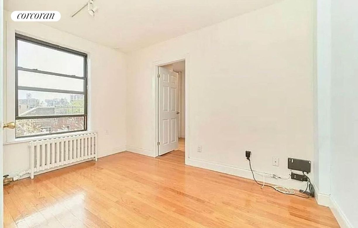 Primary Photo - 19 Commerce St
