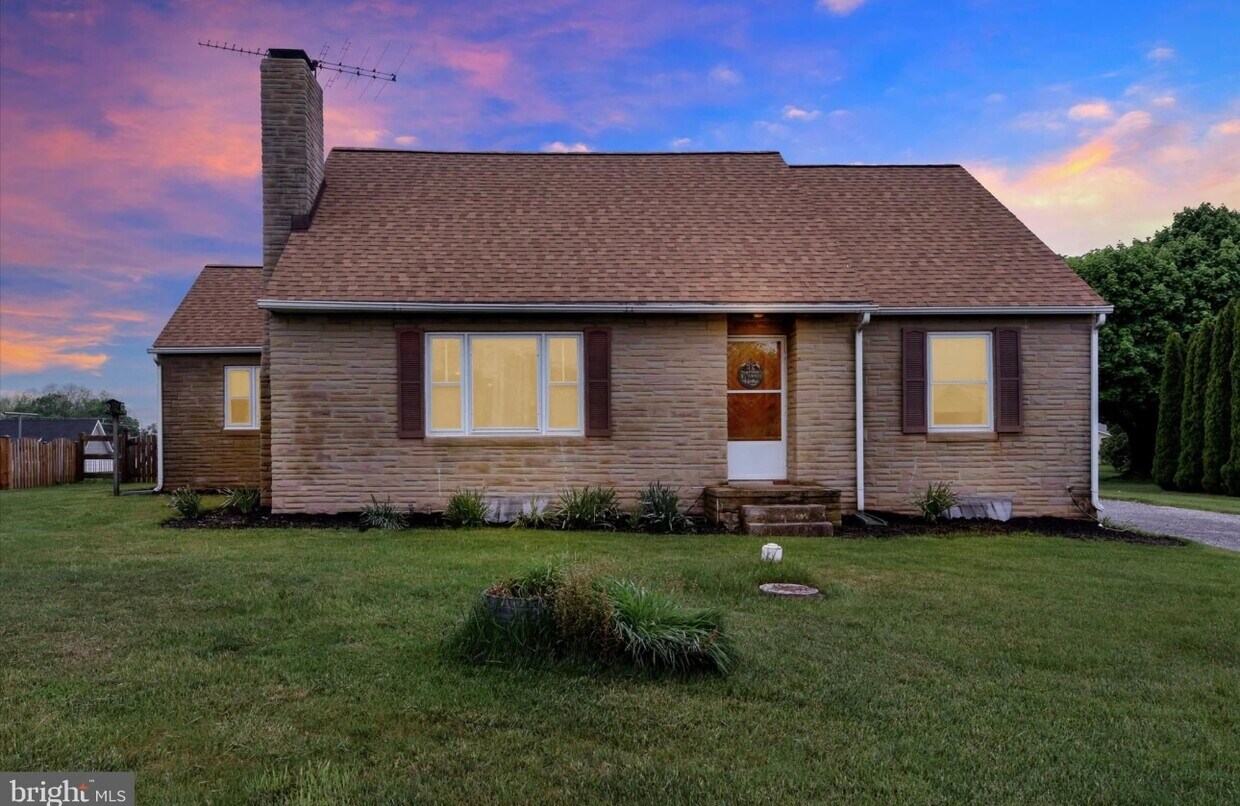 Foto principal - 1436 Fairmount Rd