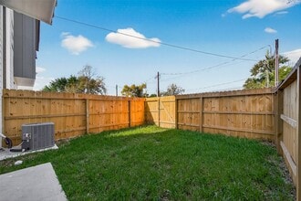 Building Photo - 2710 Bostic St