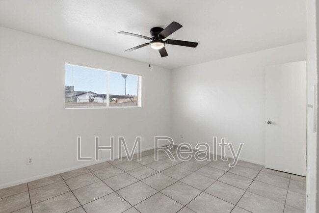 Foto del edificio - 5321 W Lewis Ave