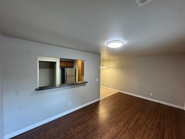 Foto del edificio - 904 S Wood Ave