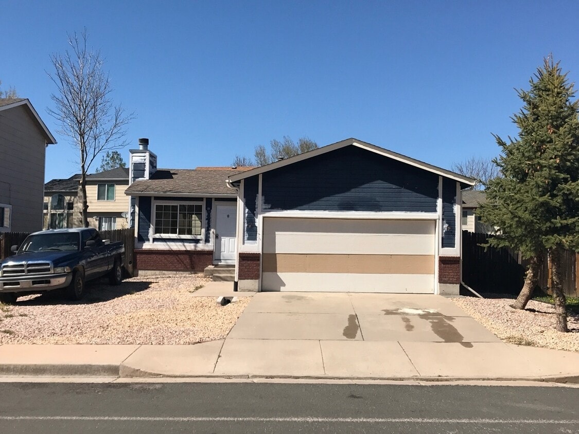 CHARMING 3BD in SUNDOWN NEIGHBORHOOD - Security Deposit Waiver Available - CHARMING 3BD in SUNDOWN NEIGHBORHOOD - Security Deposit Waiver Available