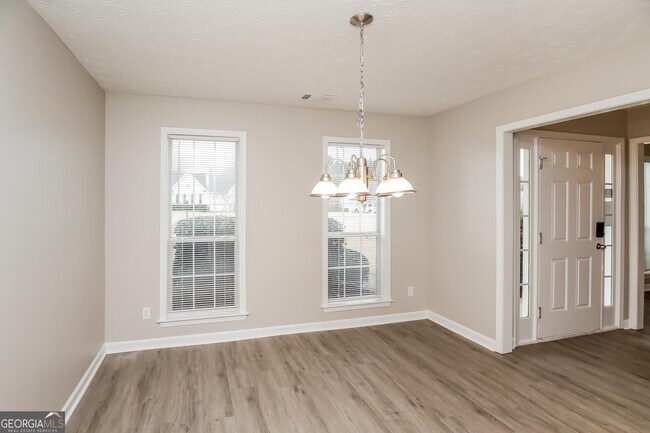 Foto del edificio - 30 Wards Creek Ln