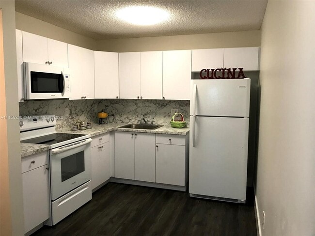 Building Photo - 21133 SW 85th Ave