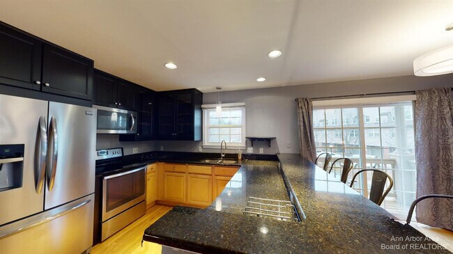 Building Photo - 2970 Barclay Way