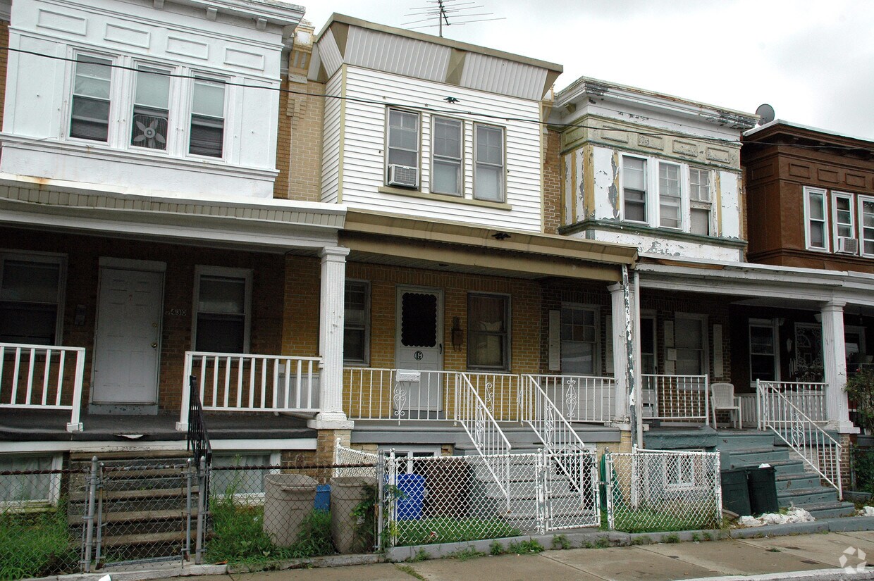 Building Photo - 5432 Ridgewood St