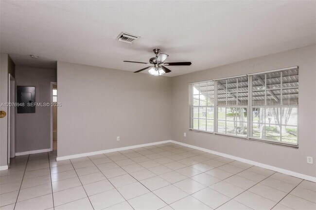 Foto del edificio - 3430 N 72nd Terrace