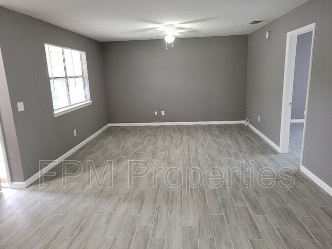 Foto del edificio - 1399 Rose St