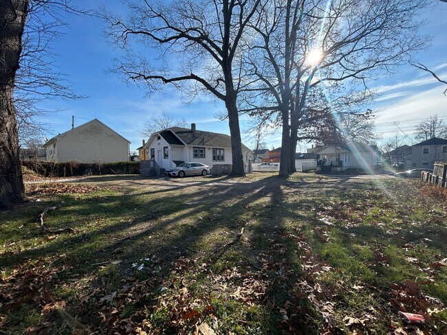 Foto del edificio - Amazing 2 bedroom with large bonus room for rent in Asbury Park!