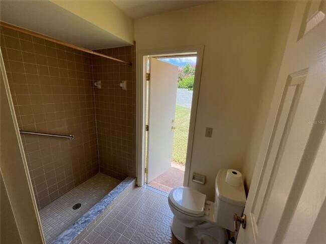 Foto del edificio - 8202 Saragoza Ct