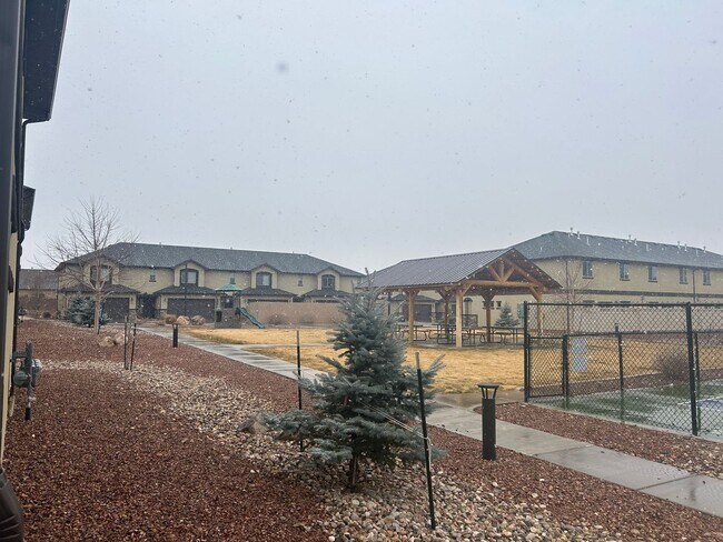 Foto del edificio - Shadow Ridge Townhome #53!