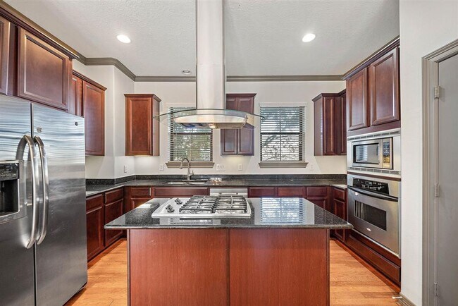 Building Photo - 10626 Clearview Villa Pl