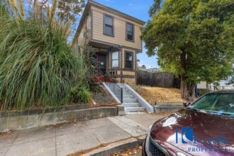 Building Photo - 711 Carolina St