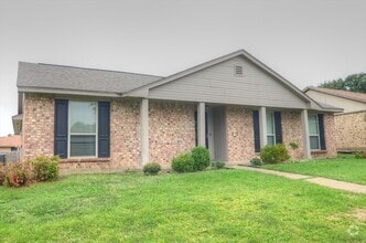 Building Photo - 1008 Field Trail Dr