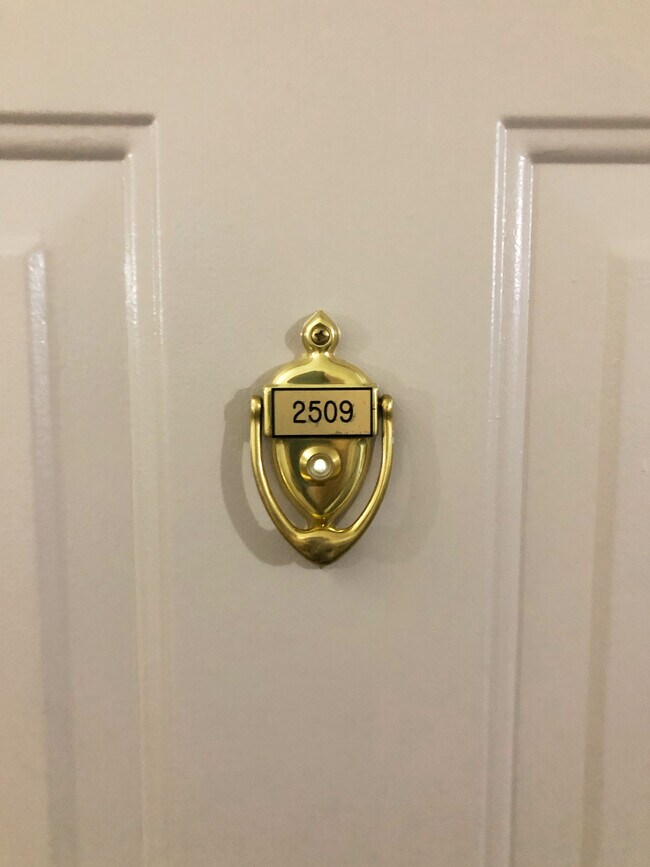 Foto del edificio - 100 Old Palisade Rd