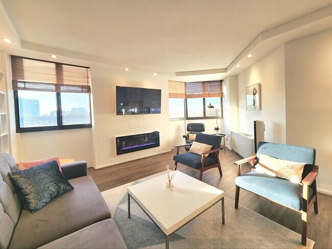 Foto del edificio - 4242 East West Hwy