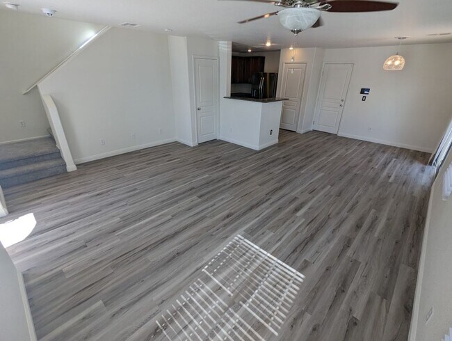 Foto del edificio - 10807 Mason Hill Ave