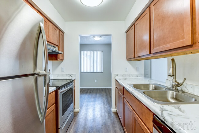 Building Photo - Aaron Lake Apartments