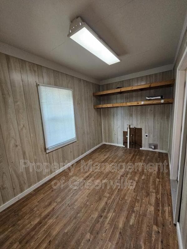 Building Photo - 411 Tanner Rd